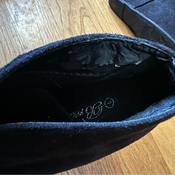 Breckelles faux suede wedges size 7 - Picture 8 of 8
